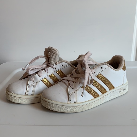 Girls Adidas tennis shoes - Picture 5 of 5